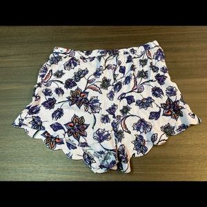 Lavender Kendall & Kylie floral shorts size medium